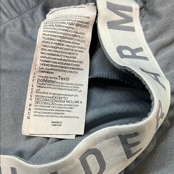 Under Armour Gray Women's Shorts EUC BOX38 - Picture 5 of 6